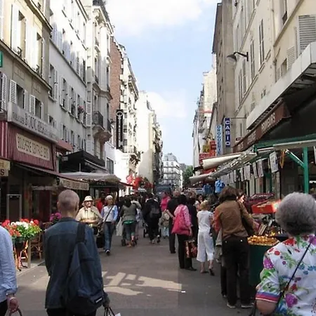 Pretty Parisian Cocoon In Rue De Levis